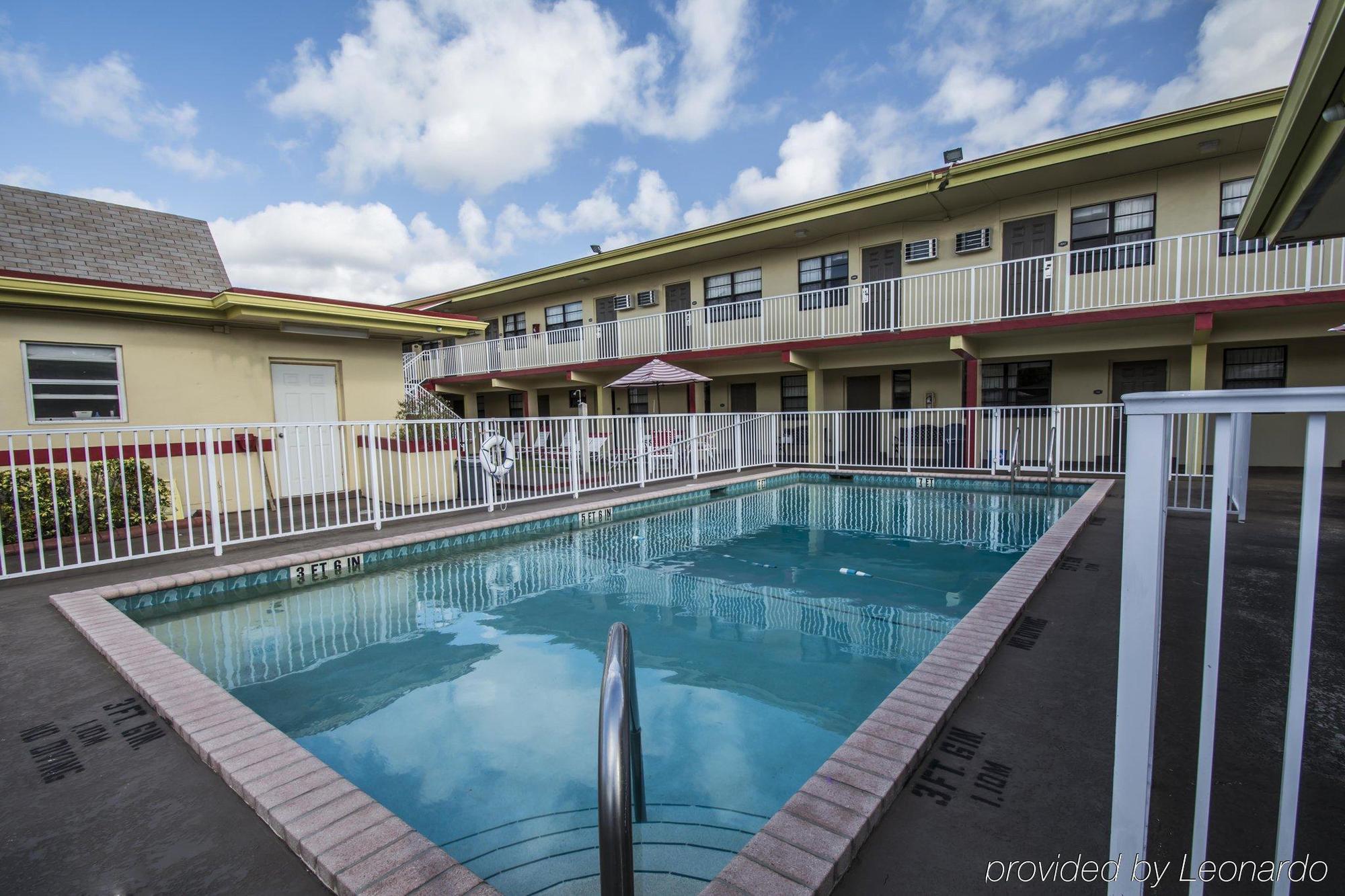 Fort Lauderdale Gardens Inn & Suites Ft Lauderdale International Airport Hollywood Exterior photo